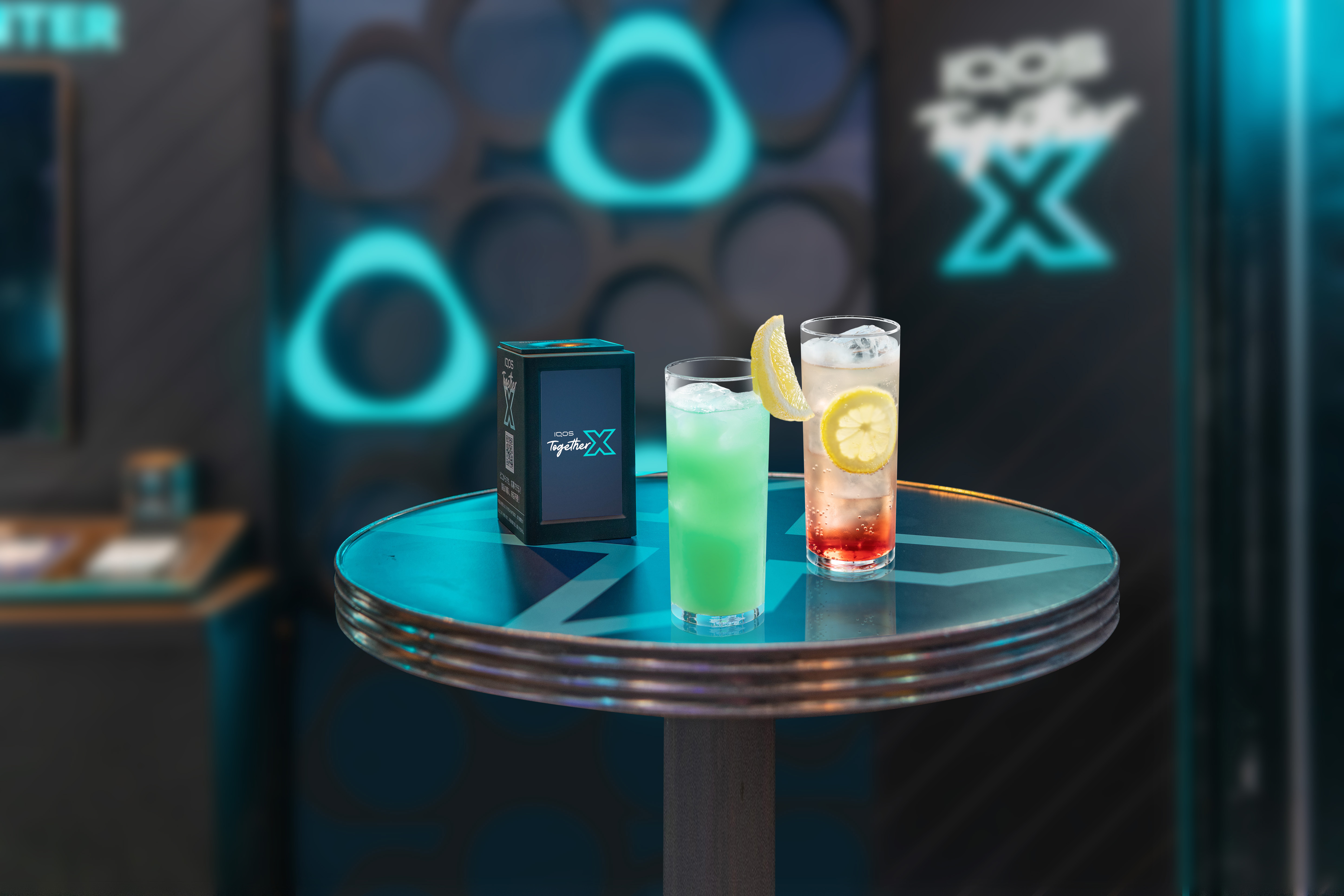 IQOSブースとドリンク