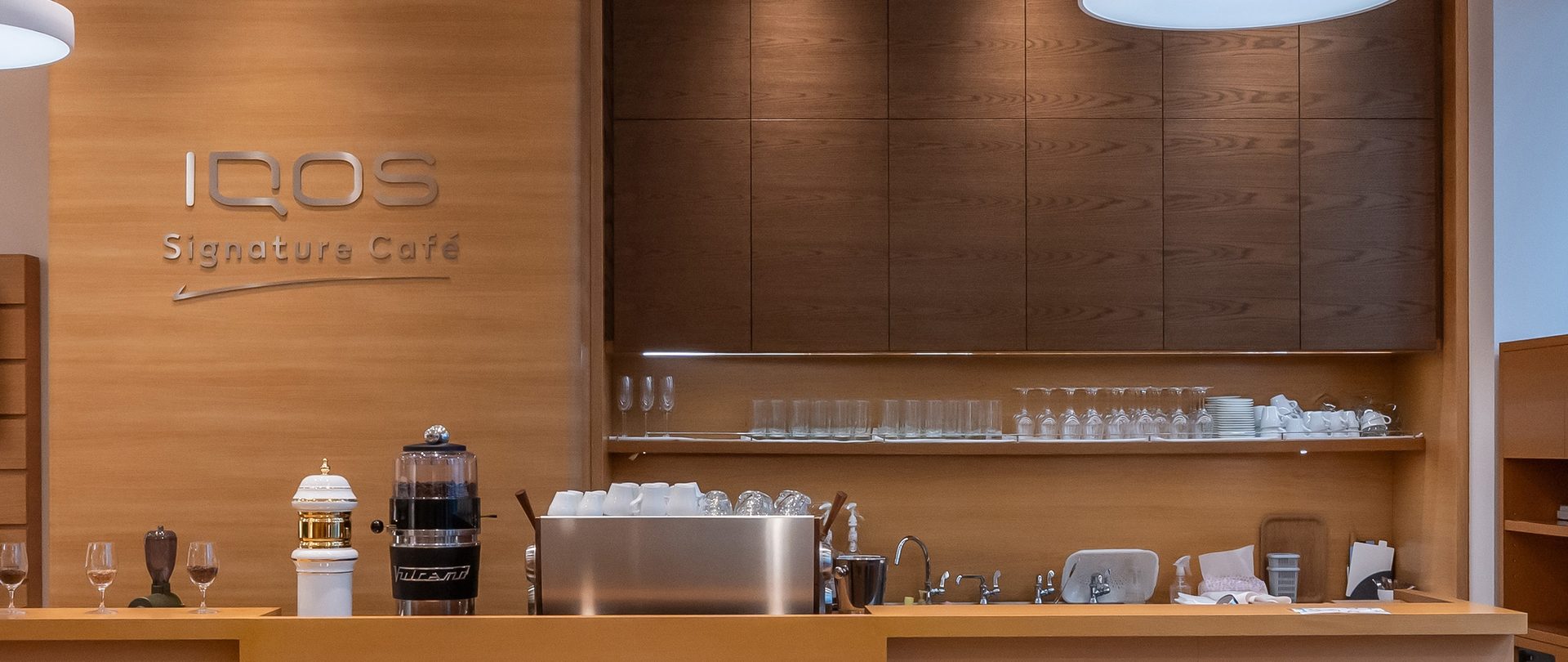銀座 IQOS Signature Café