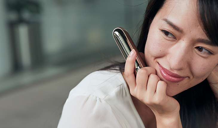 Female_user_gold_IQOS_3
